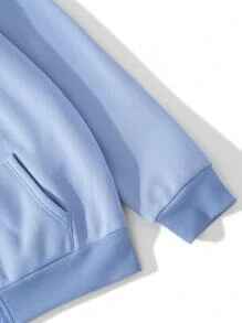 Sweat à capuche zippé intégral en coton respirant, avec fermeture éclair fluide et un design futuriste inspiré du streetwear. - Product Image 2