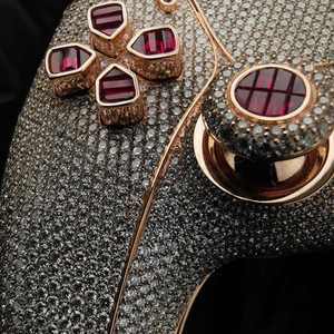 Manette de jeu de luxe en moissanite, argent 925 plaqué rhodium, or rose, personnalisée avec cristaux, compatible PS5 et Xbox, style bling - Product Image 3