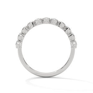Anillo de Eternidad de Plata con Acabado en Oro Blanco de Lujo, con Esmeraldas Baguette y Diamantes Creados en Laboratorio, Apilable, para Novia - Product Image 4