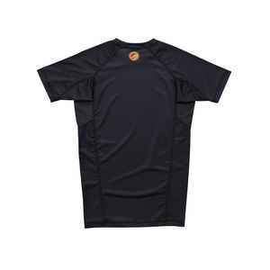 เสื้อแรชการ์ดแขนสั้นสีดำสำหรับผู้ชาย แห้งเร็ว ผลิตจากโพลีเอสเตอร์ เหมาะสำหรับว่ายน้ำ เสื้อกีฬาสำหรับผู้ใหญ่ มีโลโก้ที่คอหลัง - Product Image 2
