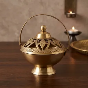 Encensoir en laiton traditionnel Loban Dhoop Dani avec poignée, pour Puja et Havan, porte-encens décoratif pour temple - Product Image 2