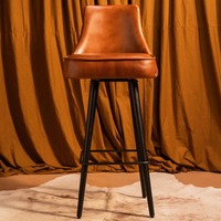 Chaise de bar Chester haut de gamme en cuir beige clair avec siège et dossier rembourrés, mousse approuvée par la FIR pour bar à domicile, hôtel et restaurant
