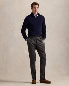 Suéter Azul Tejido Personalizado para Hombre con Camisa a Rayas, Estilo en Capas para un Look Casual Elegante - Product Image 3