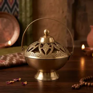 Encensoir en laiton traditionnel Loban Dhoop Dani avec poignée, pour Puja et Havan, porte-encens décoratif pour temple - Product Image 5