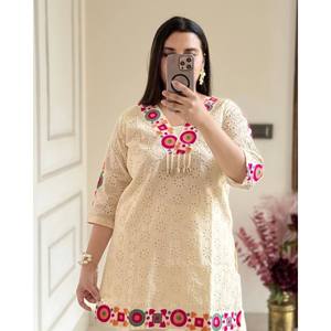 Conjunto superior e inferior de diseñador para mujer con trabajo de hilo - Product Image 2