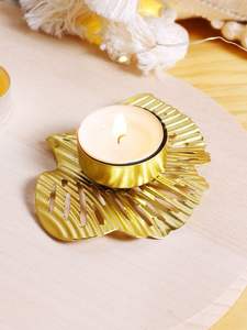 Porte-bougie T-Light Premium avec design écologique, en métal et verre résistant à la chaleur, ajoute profondeur et chaleur pour la décoration de Noël à la maison - Product Image 2