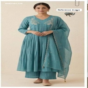 Nuevo conjunto de Kurti-Pant y Dupatta redondo con bordado Zardosi y cuentas, hecho a mano en Mal Chanderi, de la mejor calidad. Proveedor de la India. - Product Image 1