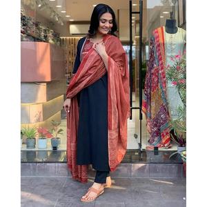 Espejo de muselina negra de diseñador superior e inferior con estilo tradicional elegante Dupatta - Product Image 4