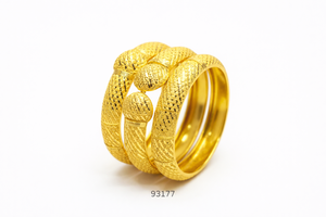 Pulseras de Lujo MOLL JEWELLERS para Mujer, Chapadas en Oro de 24K, Aleación con Circonitas, Diseño Floral Moderno, Brazalete Ancho con Filigrana Intrincada, Regalo Ideal - Product Image 3