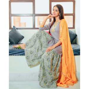 Traje de chifón gris Harbor con cuello y mangas largas, talla XS - Product Image 4