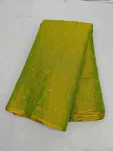 Trabajo de Bordado en Seda, Sedas Vibrantes, Explorando la Artesanía Atemporal de la Tela Bordada a Mano, Sedas Vibrantes, Tela Bordada - Product Image 2