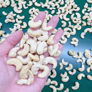 High Quality Cashew <b>Nuts</b> <b>Kernel</b> <b>Nuts</b> Kaju SANTIGO Cashew <b>Kernels</b> FREE Sample - Product Image 1