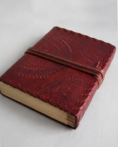 Vente en gros de demi-cercle gaufré vintage fait à la main avec fermeture à sangle latérale Journal en cuir à couverture rigide-Cadeau - Product Image 5