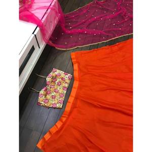 Vêtements de soirée pour femmes de créateur Lehenga Choli avec miroir en feuille Travail Ensembles élégants - Product Image 3