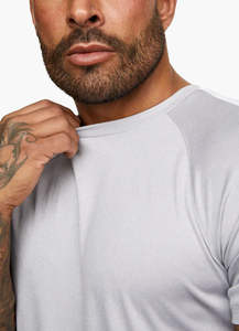 Ensembles de t-shirts pour hommes de haute qualité, manches courtes, sport d'été / ensembles slim avec logo personnalisé, fabriqués au Pakistan - Product Image 3