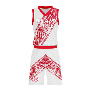 Uniforme de basket-ball de haute qualité Ensemble de maillots sublimés pour hommes avec design personnalisé Tenue de sport d'équipe OEM pour entraînement - Product Image 5
