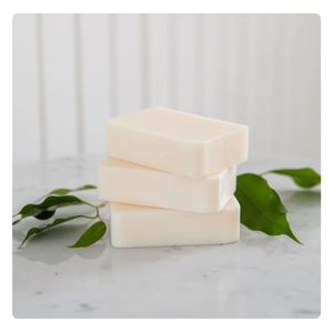 Savon au lait de coco CocoBreeze entièrement naturel et fait main – Hydratation intense pour les peaux sèches et sensibles - Product Image 3