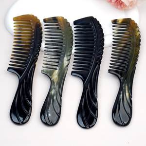 Peigne à cheveux en corne de buffle naturelle de qualité supérieure, avec logo personnalisé, outil de soin des cheveux en corne naturelle, imperméable, fait à la main, pour usage domestique et en salon - Product Image 4