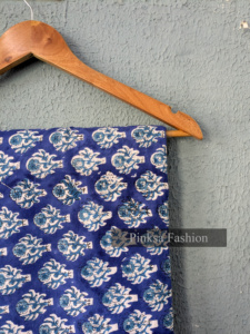 Tela de Algodón Premium con Estampado Floral Índigo de Jaipur, Teñida Naturalmente y Sostenible, Proveedor al por Mayor - Product Image 4