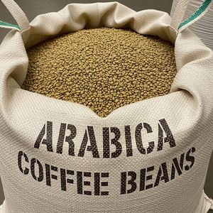 Granos de café Arábica a granel directamente de la finca, garantizando alta calidad y frescura para los amantes del café en todo el mundo. - Product Image 1