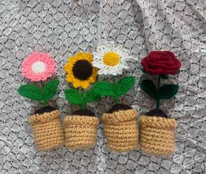 Decoración de Plantas con Flores de Ganchillo Hechas a Mano, 100% Hilo de Algodón, Decoración de Mesa con Maceta de Flores, Colores y Diseños Personalizados - Product Image 4