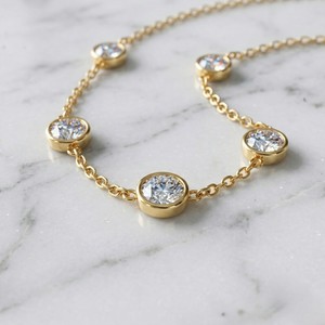 Collier station en or plaqué avec diamants ronds cultivés en laboratoire 4,80 carats, sertis clos, bijoux de luxe pour femme - Product Image 1
