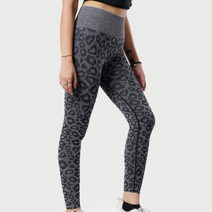 Women's 3D Pattern Breathable Seamless Knee-Length Mid Waist Satin Fabric Spandex/<b>Nylon</b>/Polyester Summer Casual Fitness <b>Leggings</b> - Product Image 5