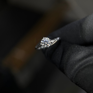 Bague de fiançailles pour femme en or 14 carats avec diamant de laboratoire de 1,50 carat, certifiée IGI - Product Image 2