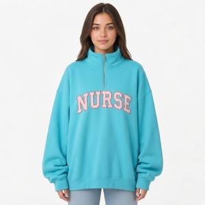 Proveedor de Ropa Personalizada OEM ODM, Sudadera Rosa con Cierre de Cremallera, Hombros Caídos, Felpa, con Gráfico de Letras de Enfermera - Product Image 3
