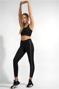 Ensemble de leggings de yoga taille haute à manches longues respirants et recyclés avec logo personnalisé, trou pour le pouce, col rond uni et petits trous - Product Image 2