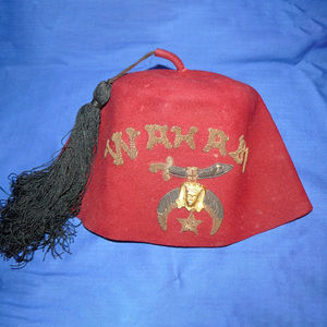 หมวกเฟซสีแดงเบอร์กันดีสำหรับฟรีเมสัน พร้อมพู่ห้อย หมวกฟรีเมสันคุณภาพสูงสั่งทำได้ ขายดีที่สุด - Product Image 3