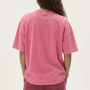 Tela transpirable que brinda comodidad diaria. Camisetas extragrandes para mujer, ideales para un estilo versátil y uso diario. Camisetas extragrandes para mujer. - Product Image 2