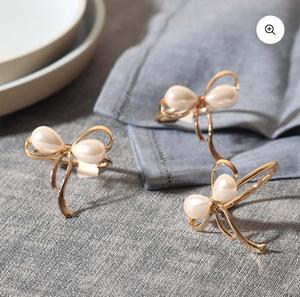 Anillos de Servilleta Clásicos con Lazo de Perlas, Decoración de Mesa de Boda de Metal, 4.5 cm - Product Image 2