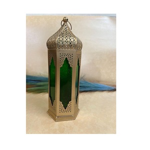 Lanternes décoratives en métal ajouré ou lanternes marocaines en métal pour la décoration de l'Aïd et du Ramadan - Product Image 1