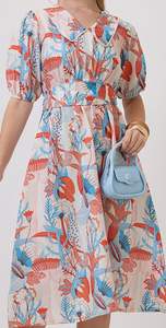 Vestido midi acampanado con estampado tropical naranja, cuello en V, mangas cortas, lavable, natural, venta al por mayor - Product Image 3