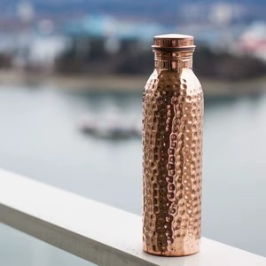 Bouteille d'eau en cuivre artisanale de qualité supérieure, design martelé unique, vente chaude pour l'école et les voyages - Product Image 4