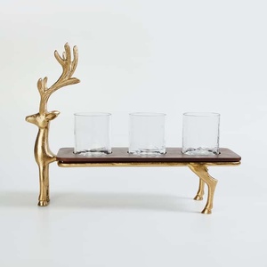 Portavelas de Cristal con Diseño Innovador y Base de Metal con Forma de Reno, Hecho a Mano para Centros de Mesa de Navidad y Bodas - Product Image 6