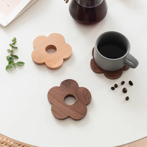 Ensemble de sous-verres en bois de hêtre en forme de fleur personnalisés, dessous de verre et de bol résistants à la chaleur à motif floral pour la protection de la table, surface lisse - Product Image 3