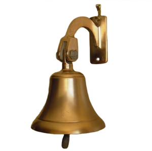 Cloche suspendue de style temple en laiton classique, suspendue à une chaîne en laiton lourd avec des motifs gravés sur le corps. - Product Image 3