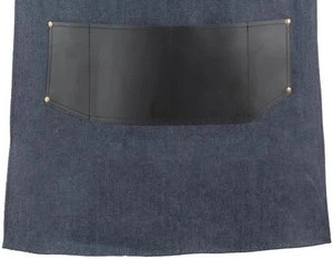 Tablier en jean avec poches en cuir et bretelles croisées pour uniforme de personnel de restaurant et de bar - Product Image 3