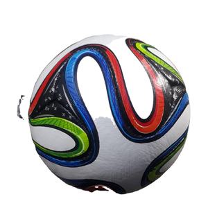Nuevos Balones de Fútbol de Entrenamiento para Exteriores Más Vendidos, Balones de Fútbol Profesionales de PVC al por Mayor, Resistentes al Agua, Duraderos, con Logotipo - Product Image 3