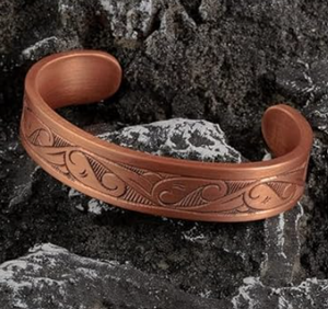 Bracelet en cuivre massif à motif de parchemin ayurvédique traditionnel, bijoux en métal à la mode, design exquis - Product Image 1