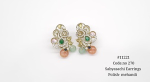 Boucles d'oreilles plaquées or Mehandi à motifs floraux 11221, serties de zirconiums cubiques et de zircons colorés, pour mariage et fêtes. - Product Image 6