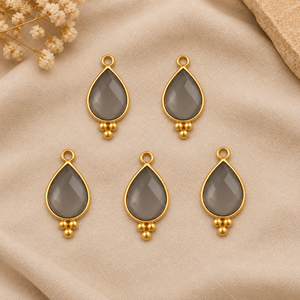 Colgante de Calcedonia Gris en Forma de Pera con Bisel, Conector de Gema Facetada para Fabricación de Joyas - Product Image 1