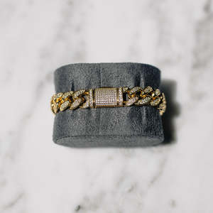 Bracelet cubain de luxe semi-serti de pierres |   Bracelet Miami Cuban en or plaqué 18 carats avec micro-pavé pour hommes - Product Image 1