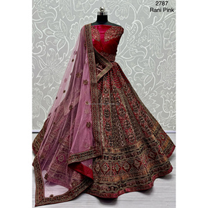 Collections de velours de vêtements de mariée indiens pour la mariée avec le travail de Zarkhan par Fabzone - Product Image 6