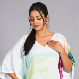 Caftán con estampado tropical de acuarela para mujer – Vestido maxi de verano extragrande con cuello en V - Product Image 1