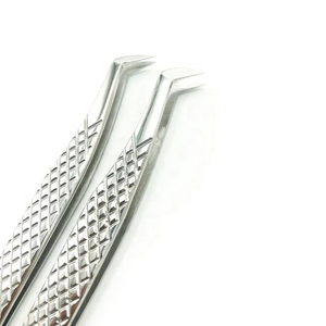 Pinzas Curvas de Acero Inoxidable para Cejas con Agarre de Diamante, Puntas Puntiagudas Duraderas, Estilo Moderno - Product Image 4