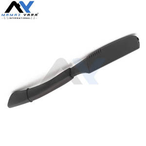 Rasoir professionnel japonais en acier inoxydable avec manche droit et poignée en silicone noir pour rasage corporel et bikini – Vente en gros pour salons - Product Image 3