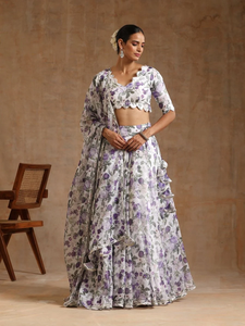 Lehenga Choli à imprimé floral blanc avec motif de fleurs violettes et dupatta |   Tenue Traditionnelle Ethnique Festive pour Mariage et Soirée - Product Image 2